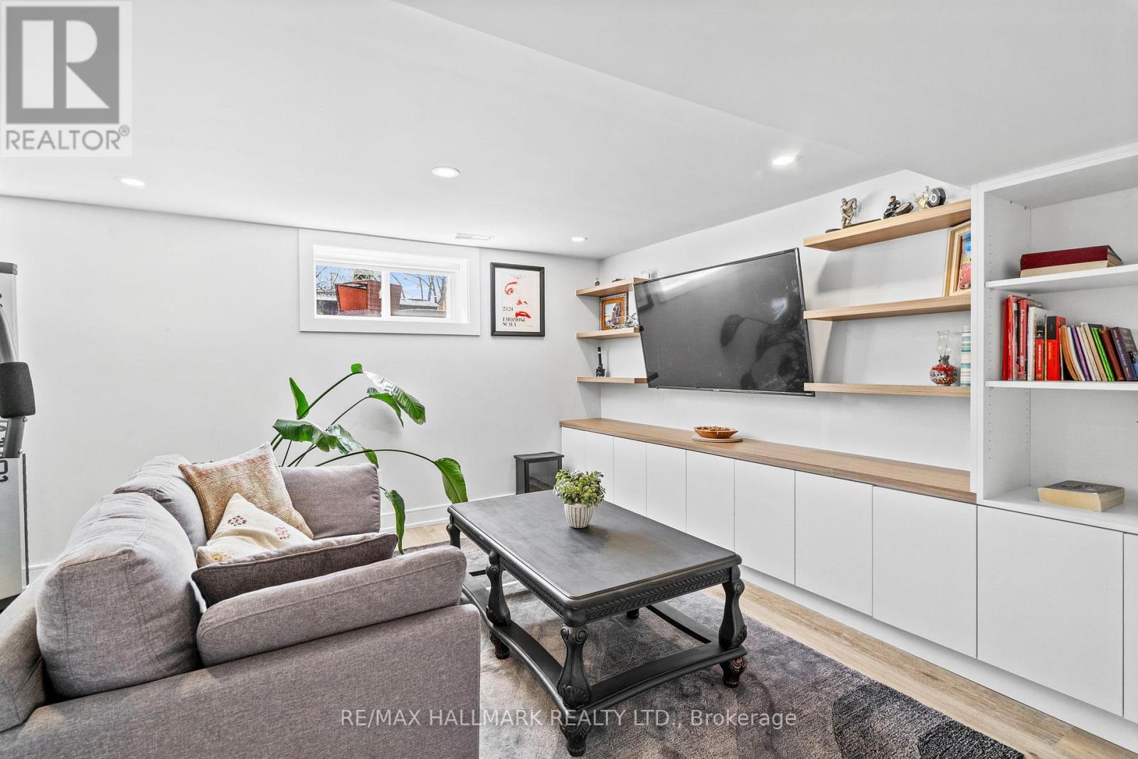 136 LOTHIAN AVENUE — photo 29