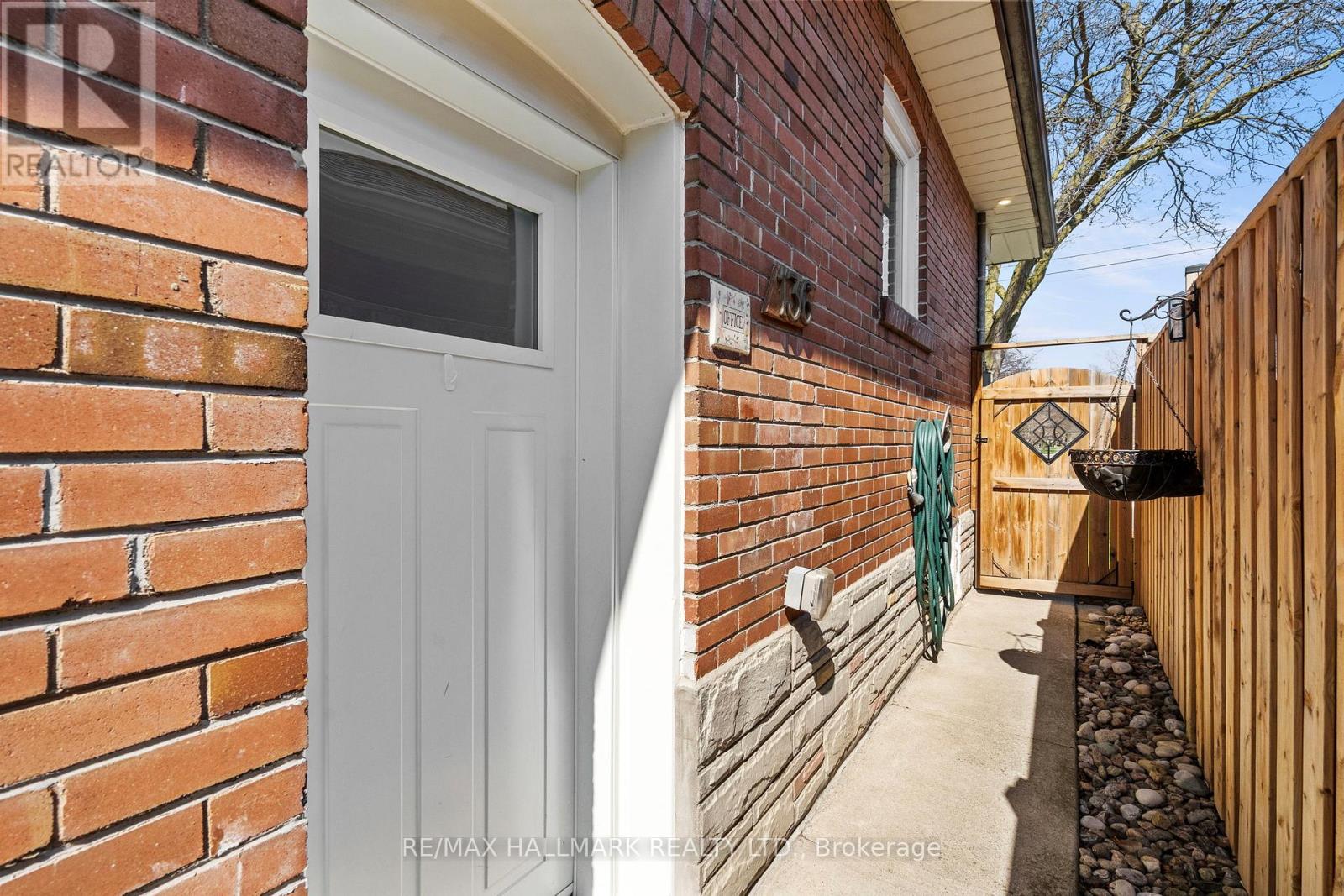 136 LOTHIAN AVENUE — photo 38