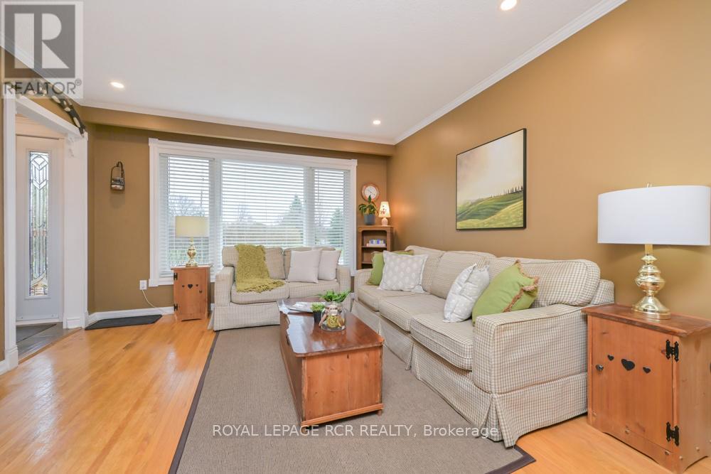5 LAWRENCE AVENUE W - 11