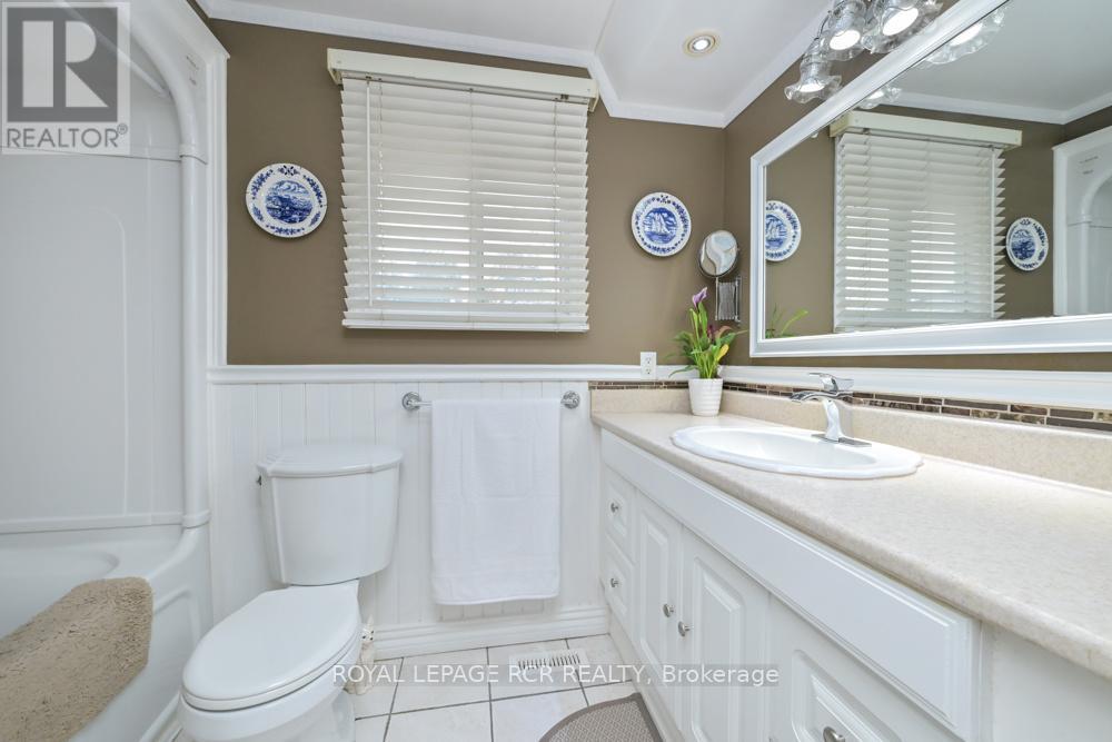 5 LAWRENCE AVENUE W - 17