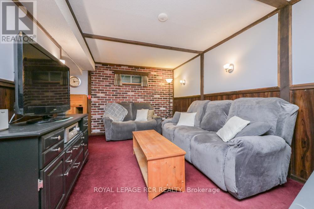 5 LAWRENCE AVENUE W - 21