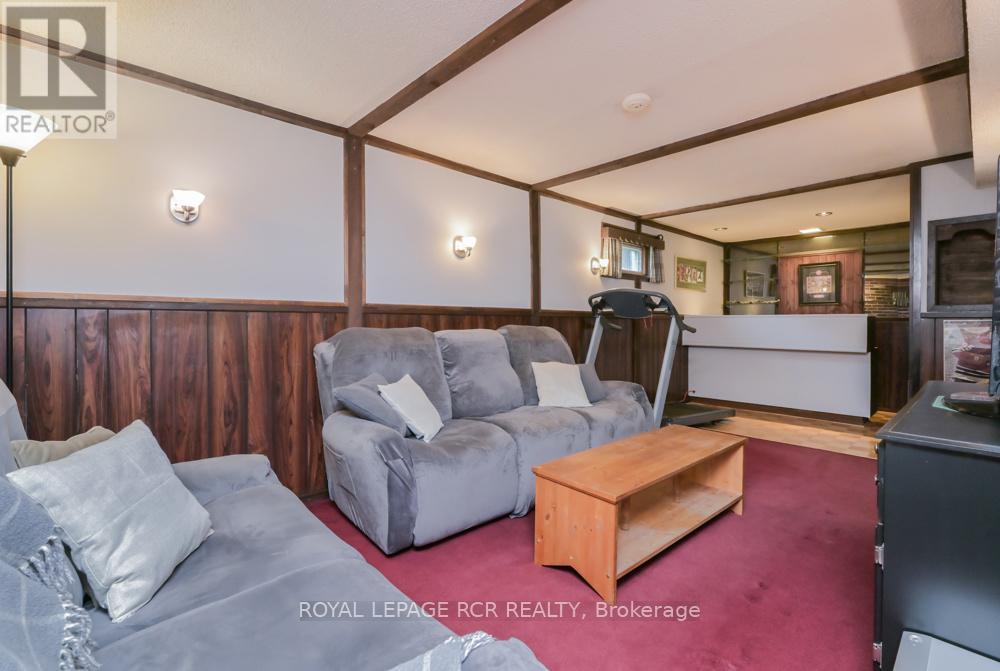 5 LAWRENCE AVENUE W - 22