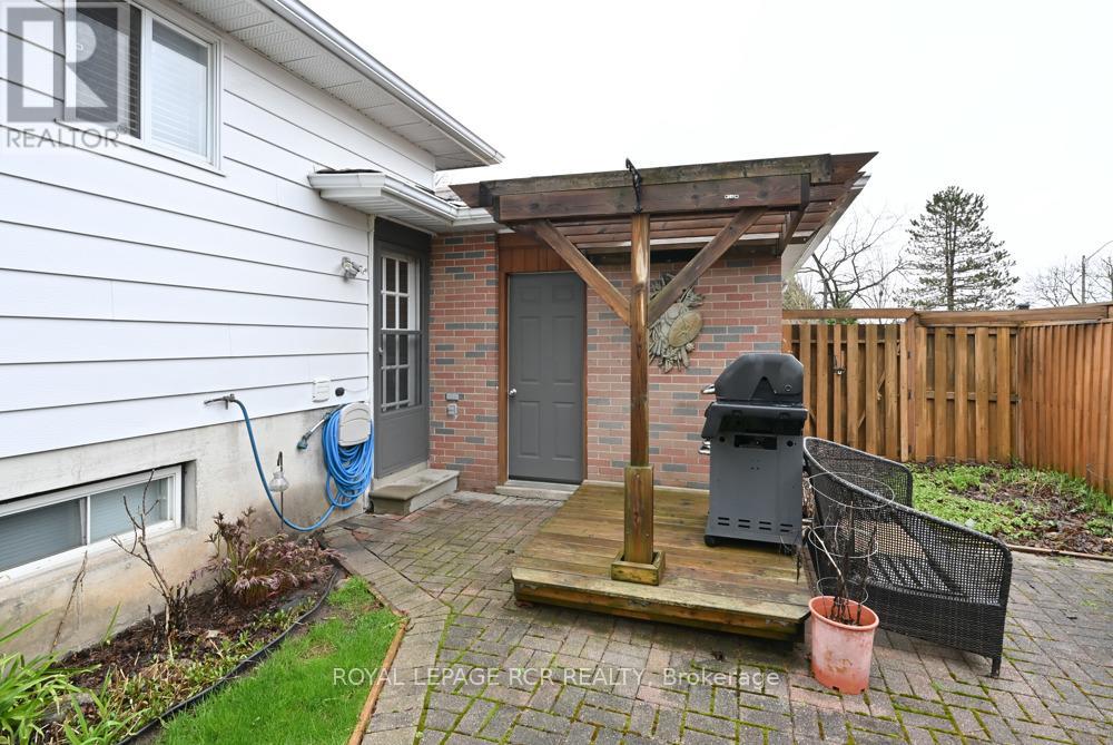 5 LAWRENCE AVENUE W - 27