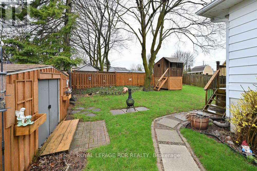 5 LAWRENCE AVENUE W - 28