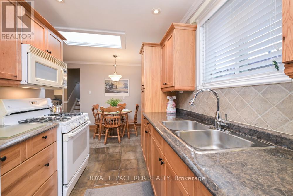 5 LAWRENCE AVENUE W - 5