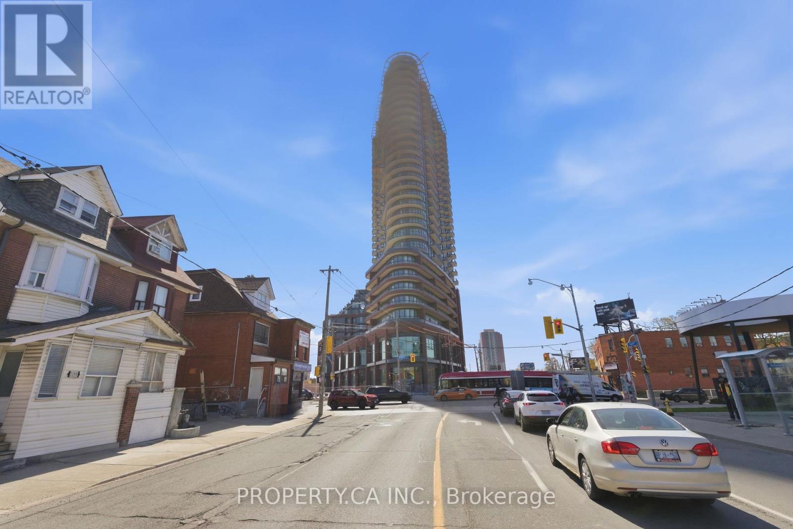 Listing photo of 1401 - 1185 DUPONT STREET