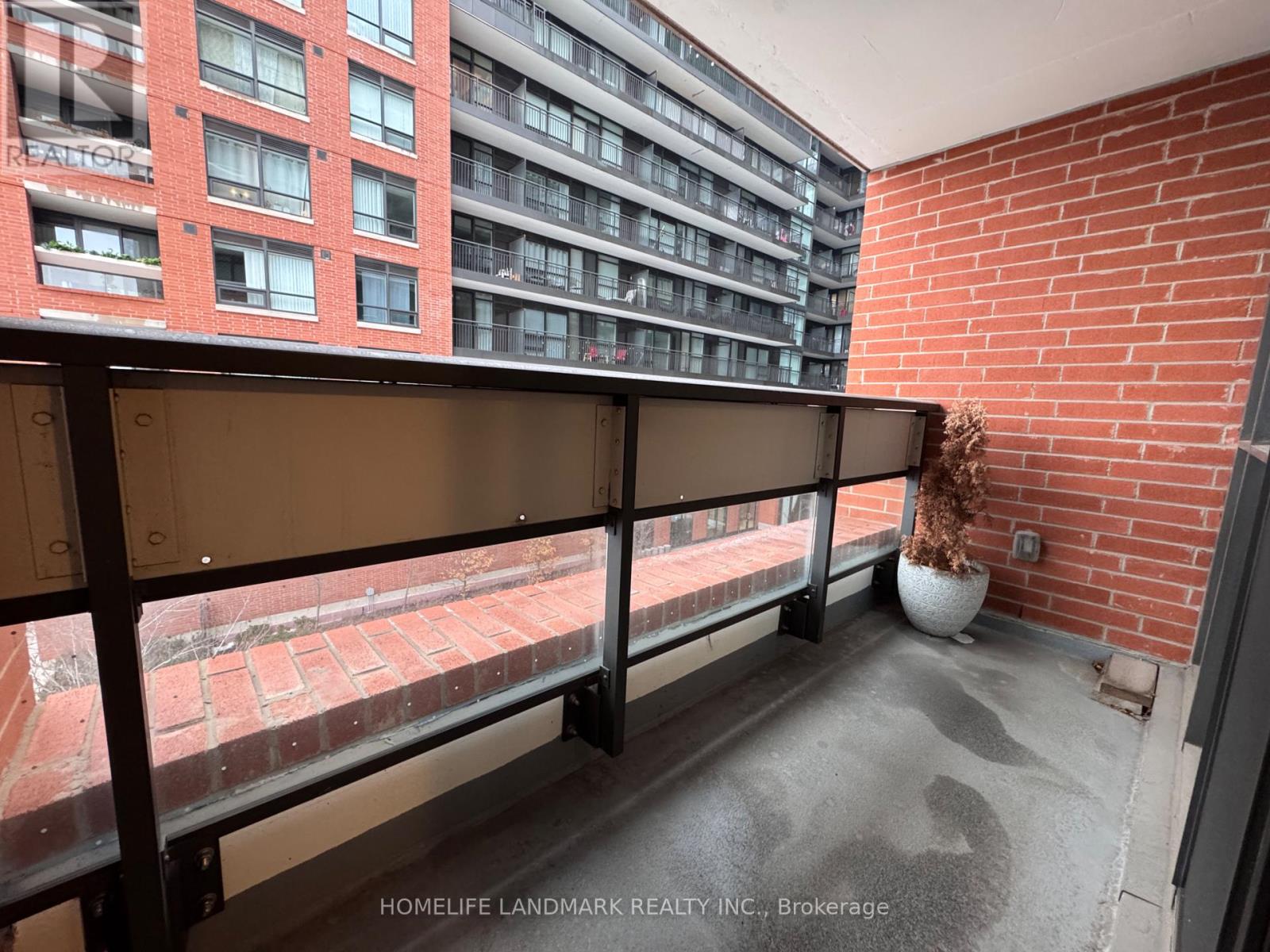#208 3091 DUFFERIN STREET - 18