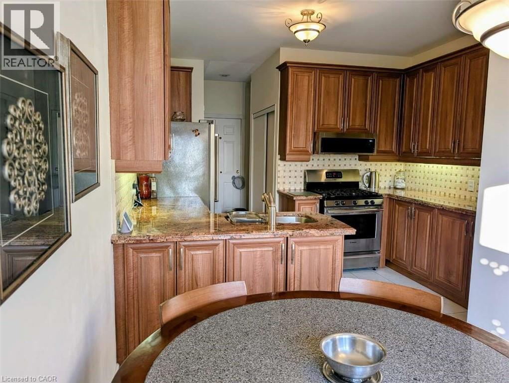 44 MORRISON Crescent — photo 21