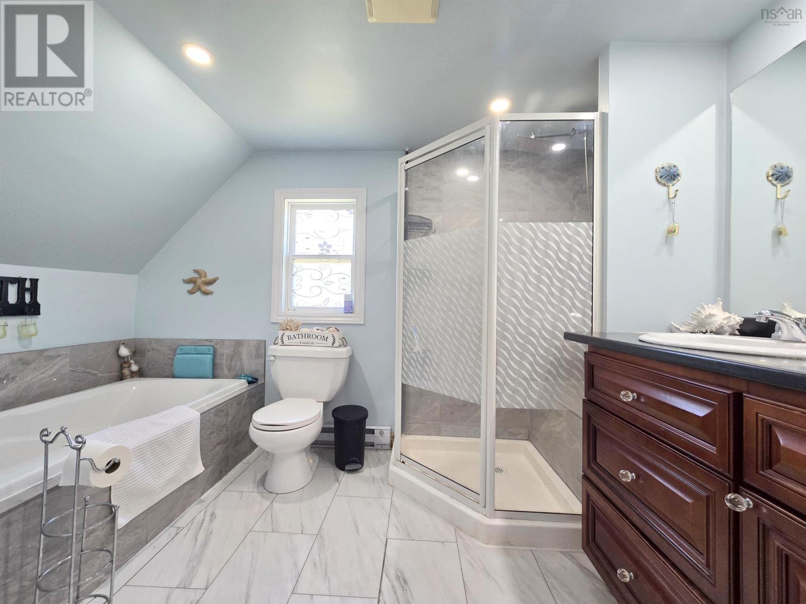 Property 22 of 38 of 13 West Victoria Street