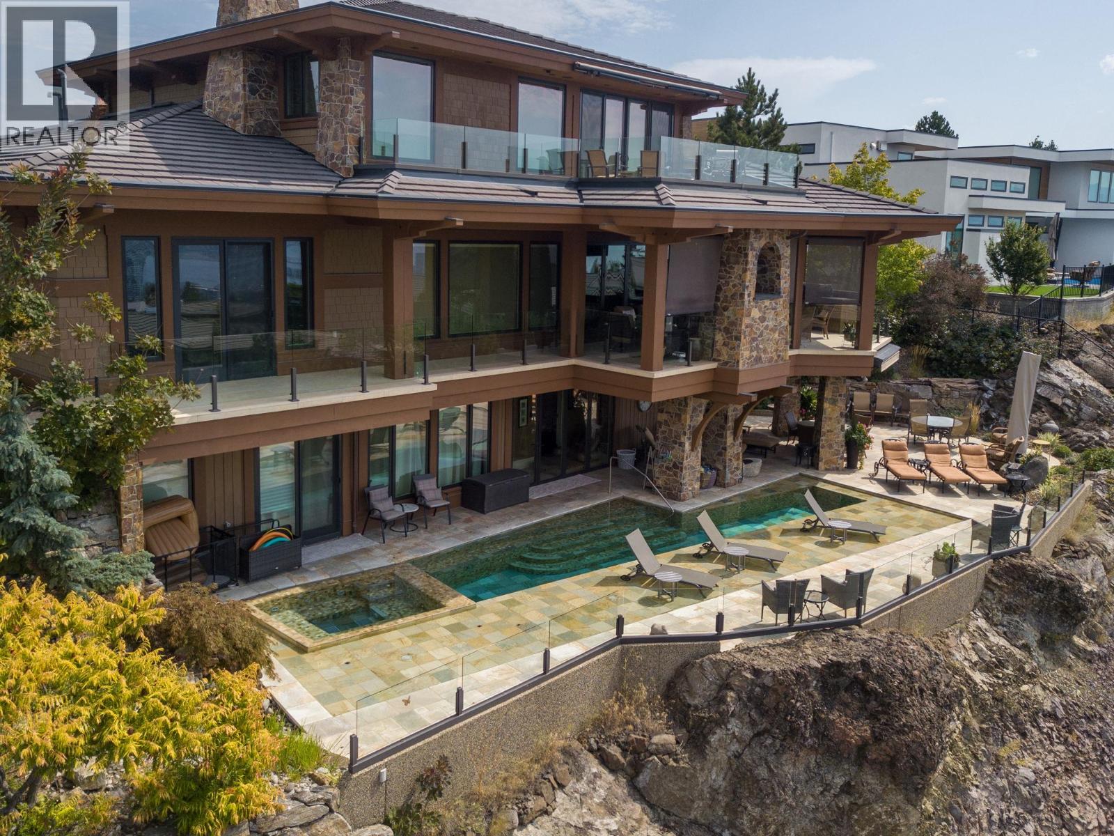  706 Highpointe Court, Kelowna