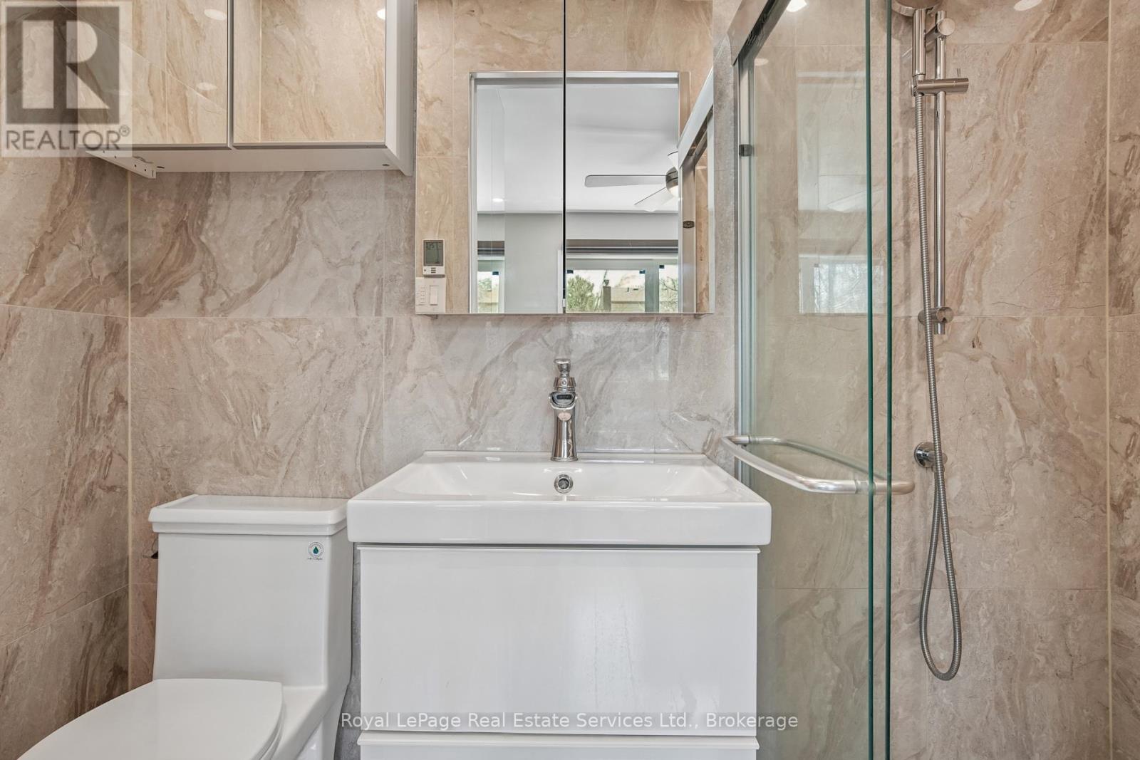 Primary 3 Piece Ensuite