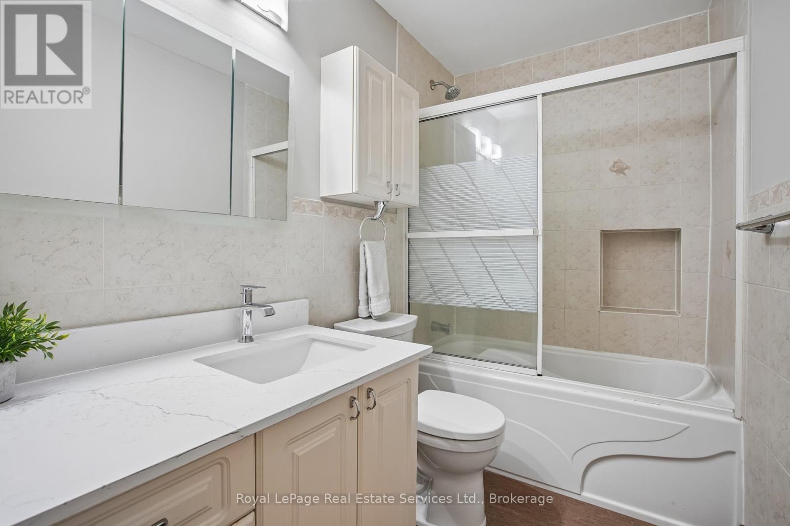 Main 4 Piece Bathroom