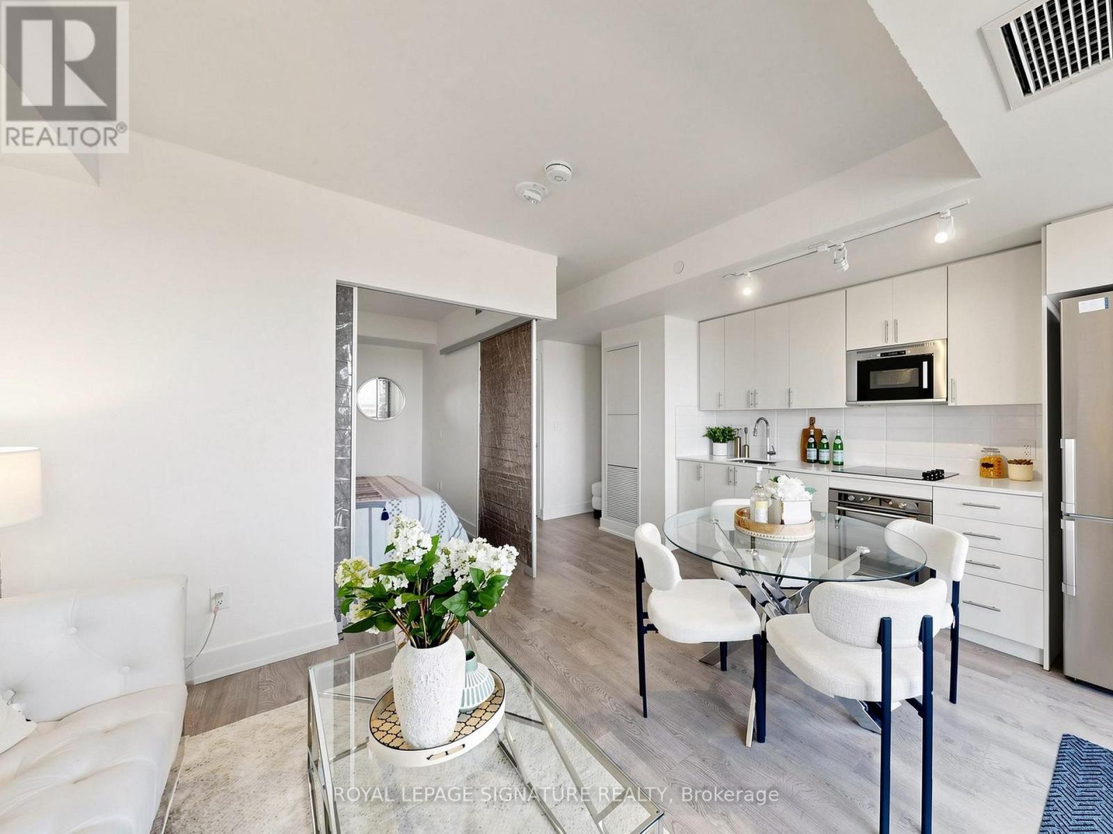 #2121 2550 SIMCOE STREET N - 11
