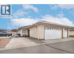 38 1874 Parkview Crescent, Kelowna