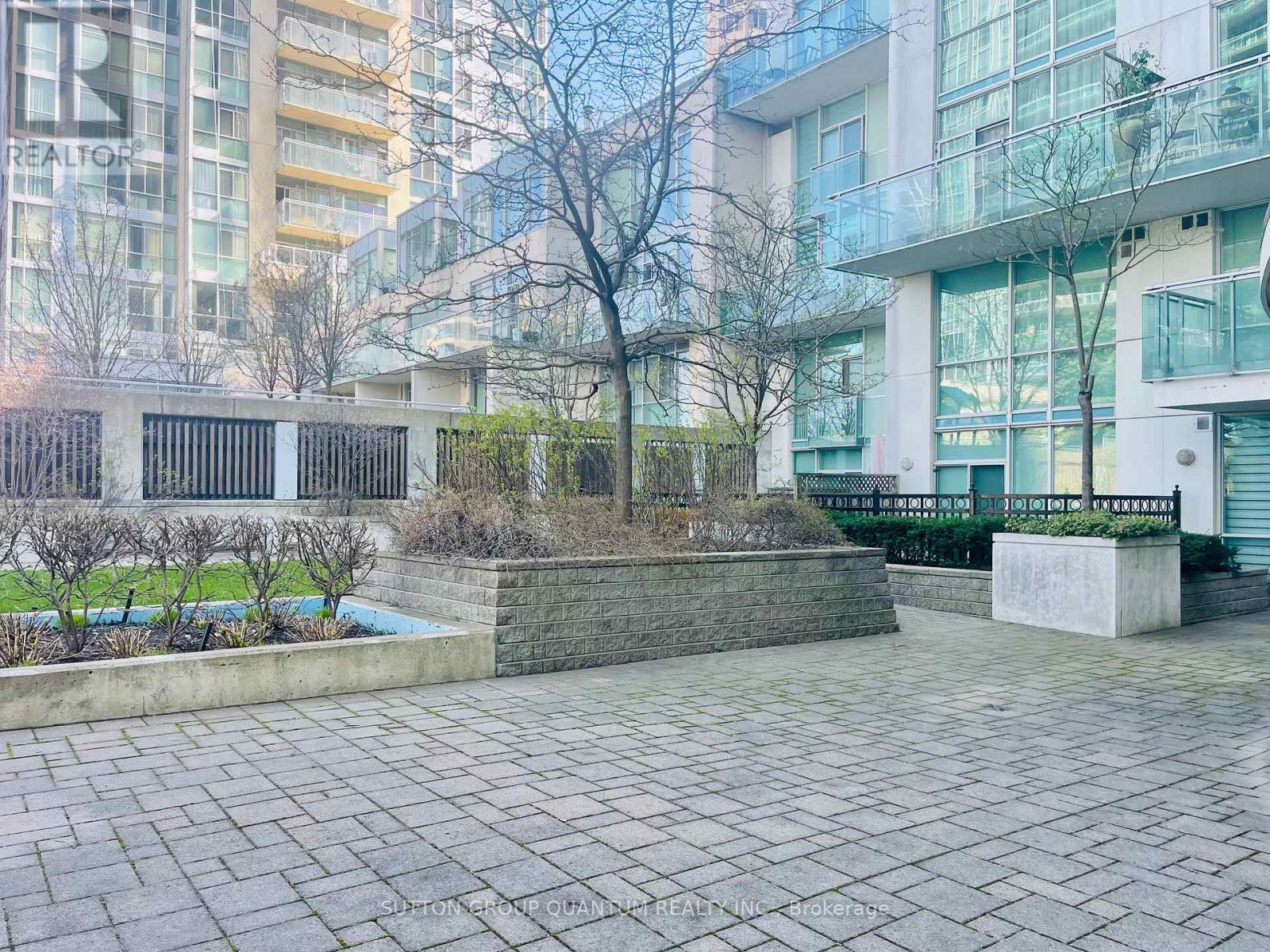 701 - 3939 DUKE OF YORK BOULEVARD — photo 40
