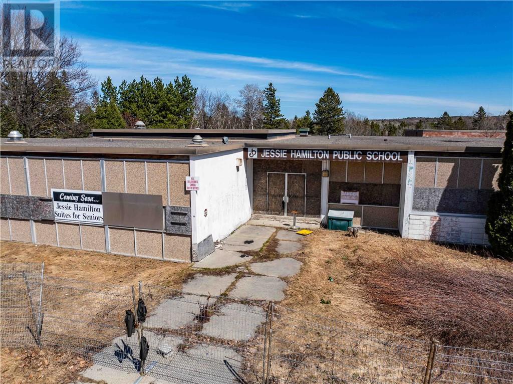 16 Jessie, Lively, Ontario, P3Y1A2 — Photo 24