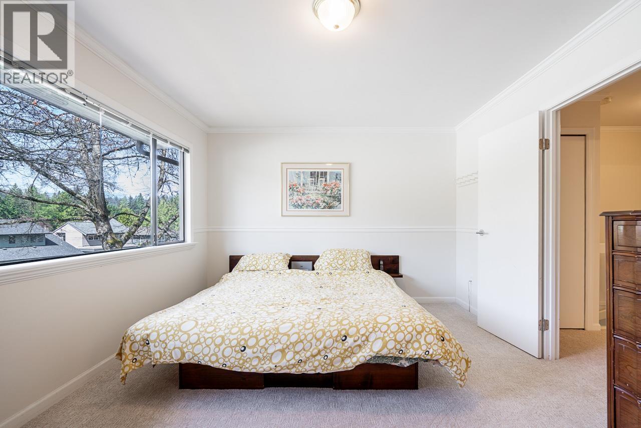 2 1960 RUFUS DRIVE, North Vancouver