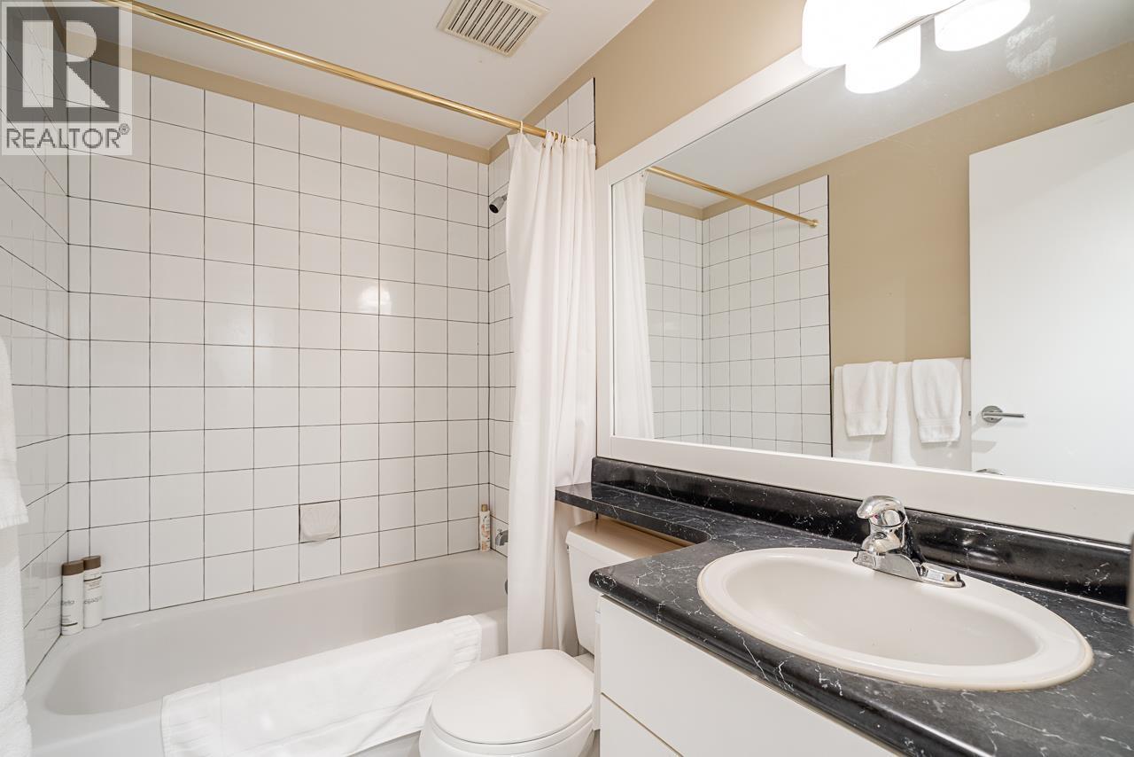 2 1960 RUFUS DRIVE, North Vancouver