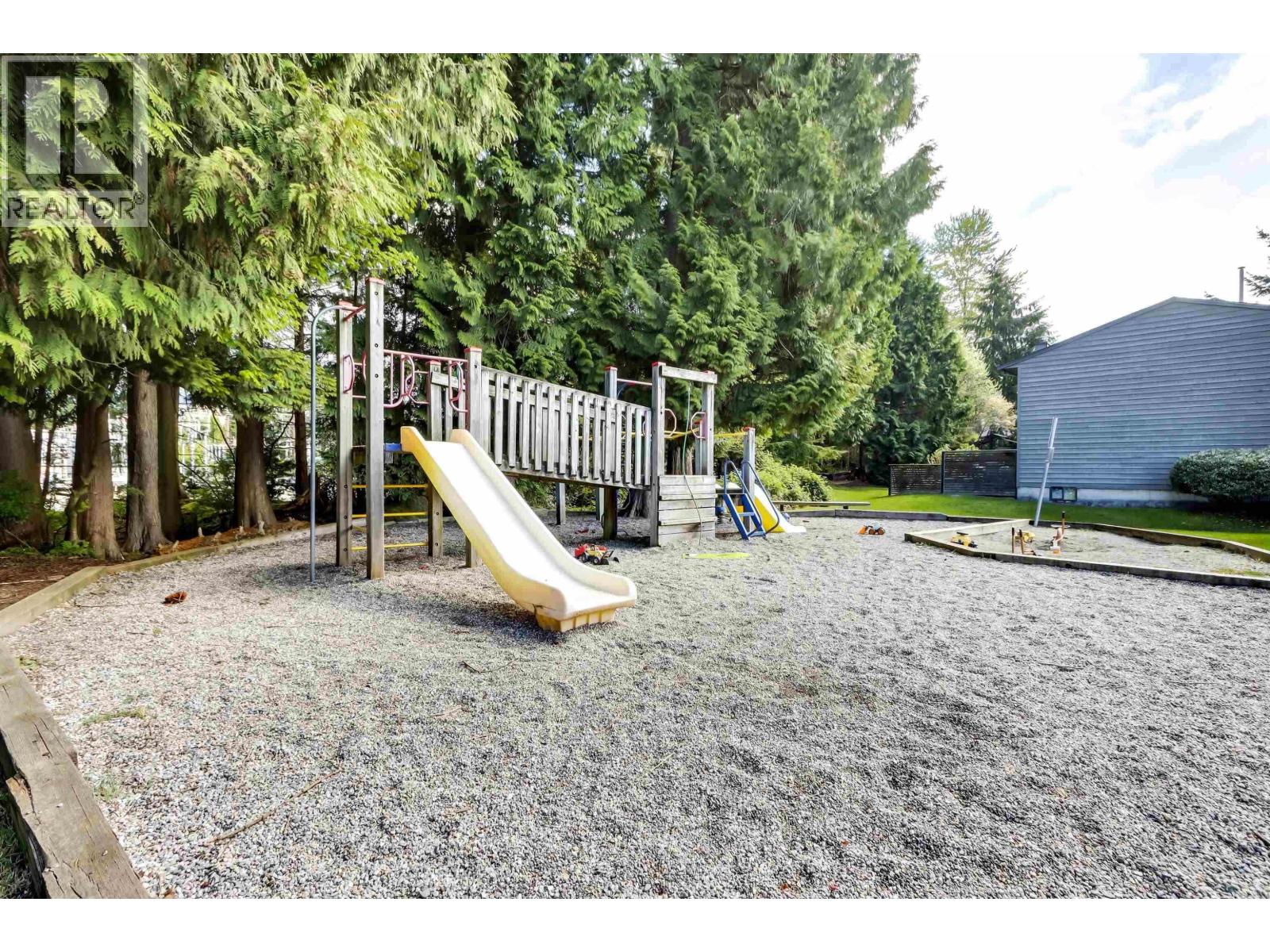 2 1960 RUFUS DRIVE, North Vancouver