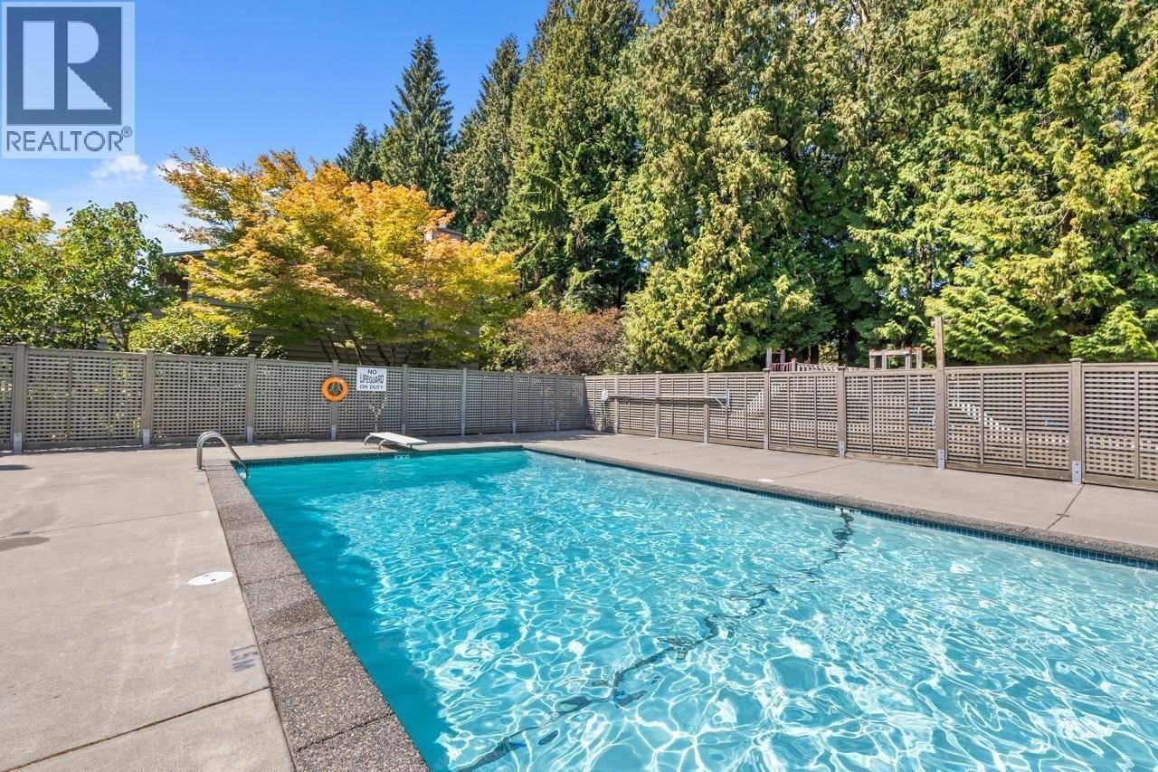 2 1960 RUFUS DRIVE, North Vancouver