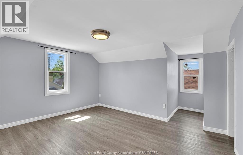 294 LOUIS AVENUE - 13
