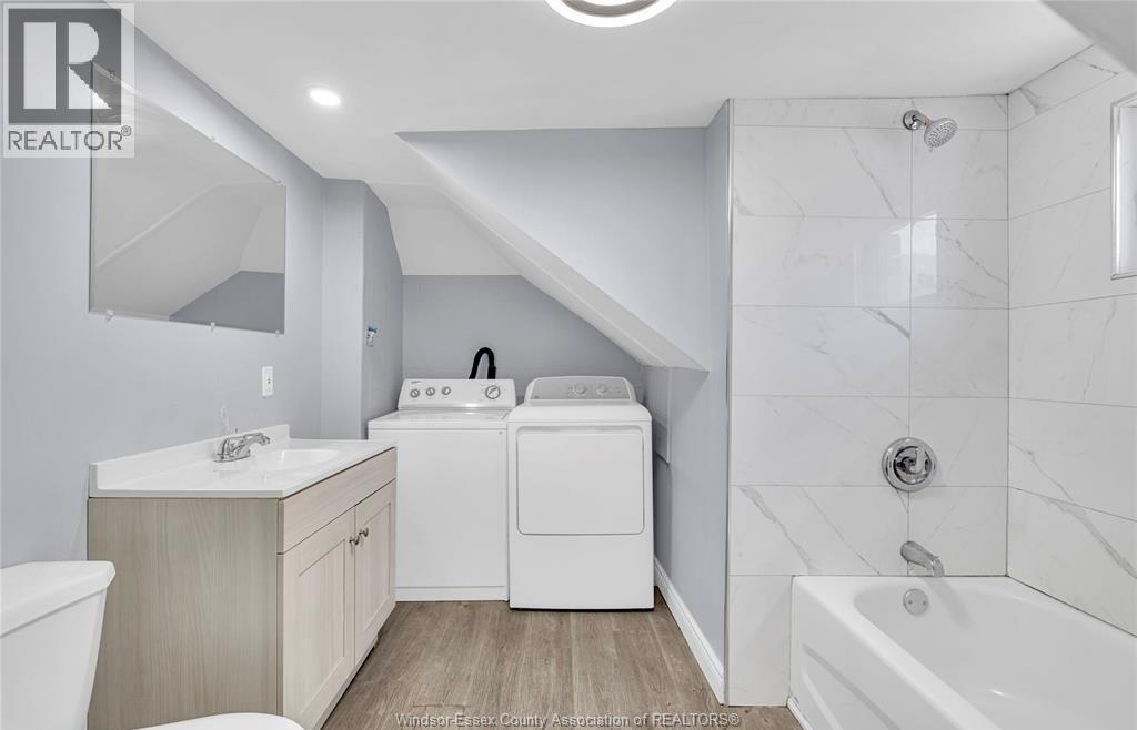 294 LOUIS AVENUE - 12