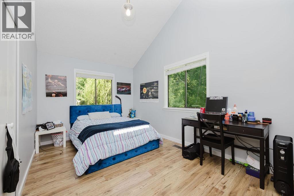 5899 SPRIGGS ROAD, Madeira Park