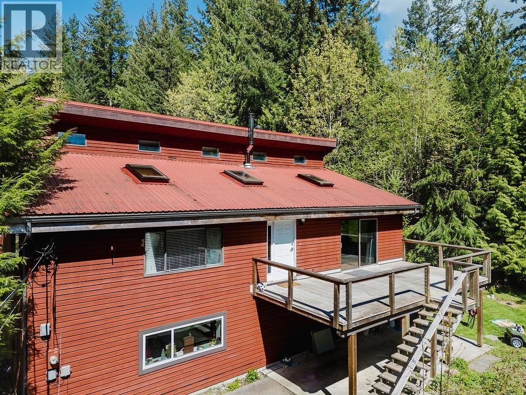 5899 SPRIGGS ROAD, Madeira Park