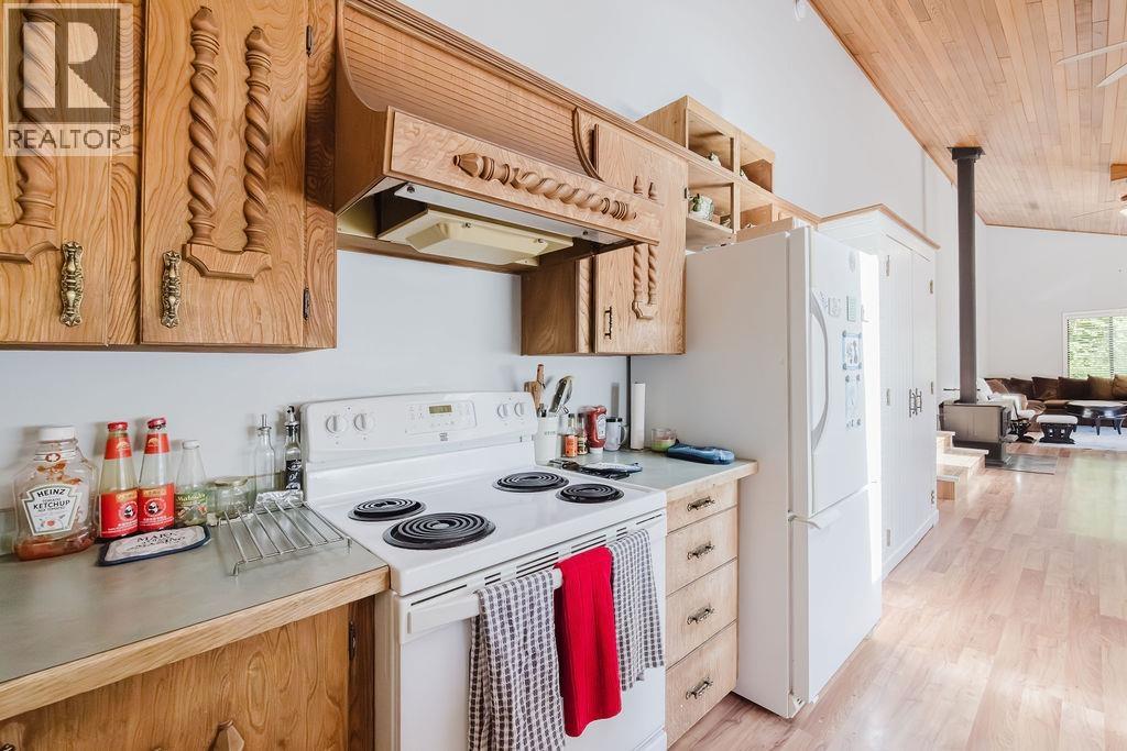 5899 SPRIGGS ROAD, Madeira Park