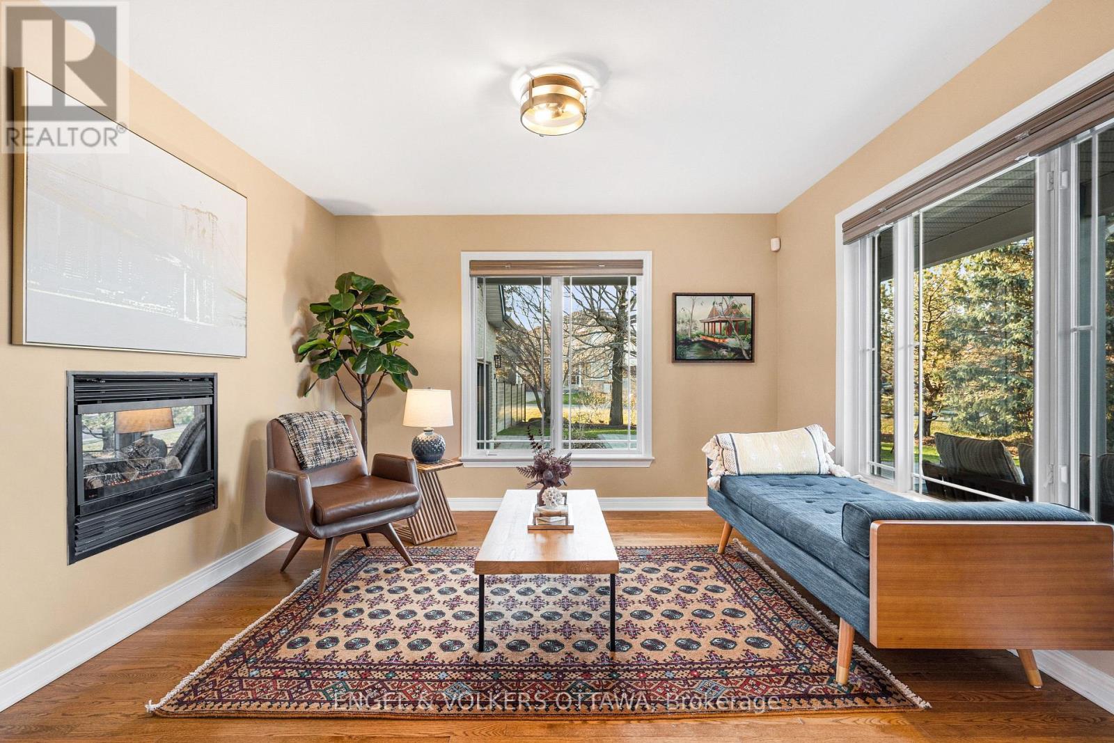 32 BARCHAM CRESCENT - 19