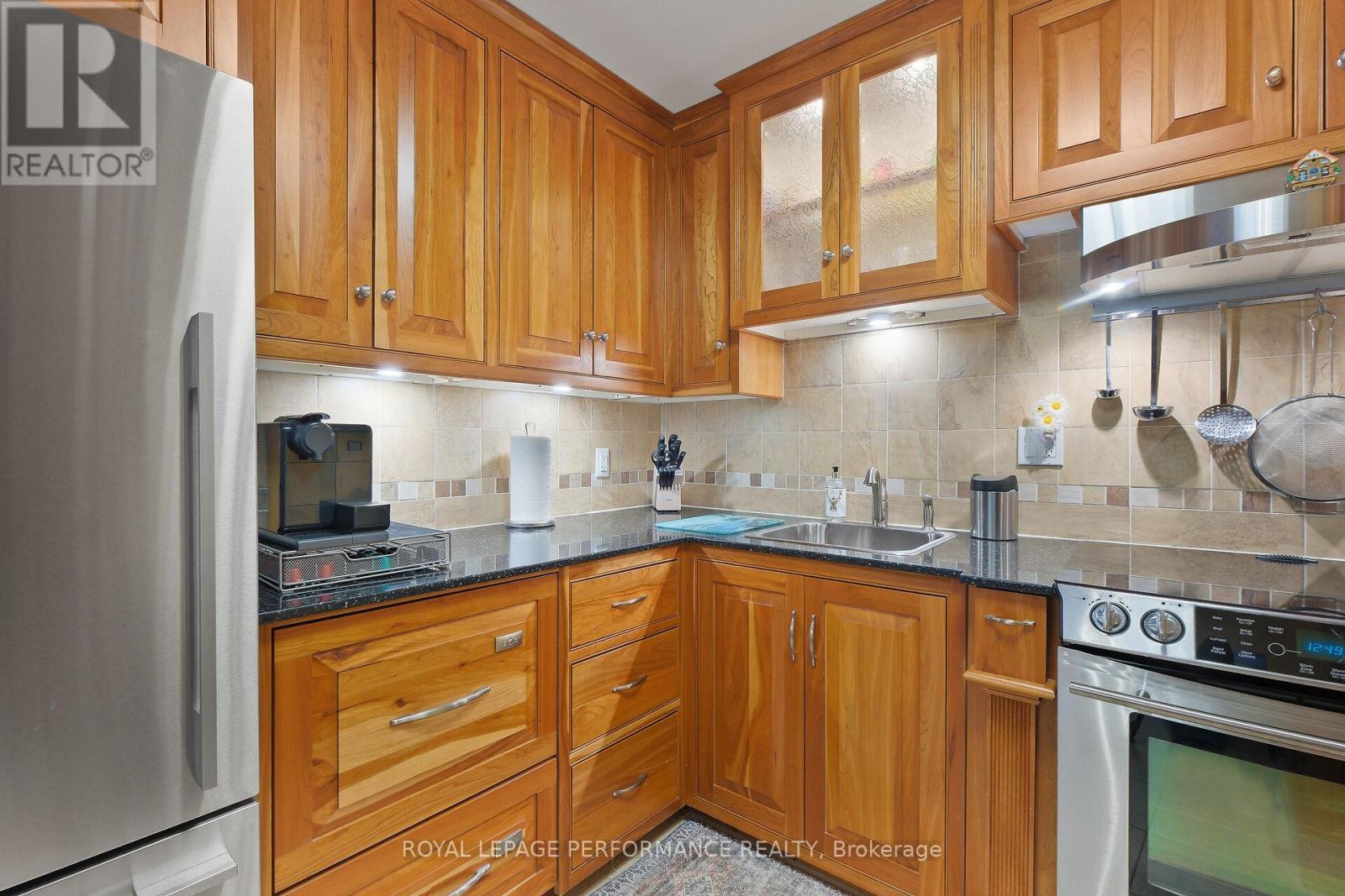 #1003 71 SOMERSET STREET W - 15