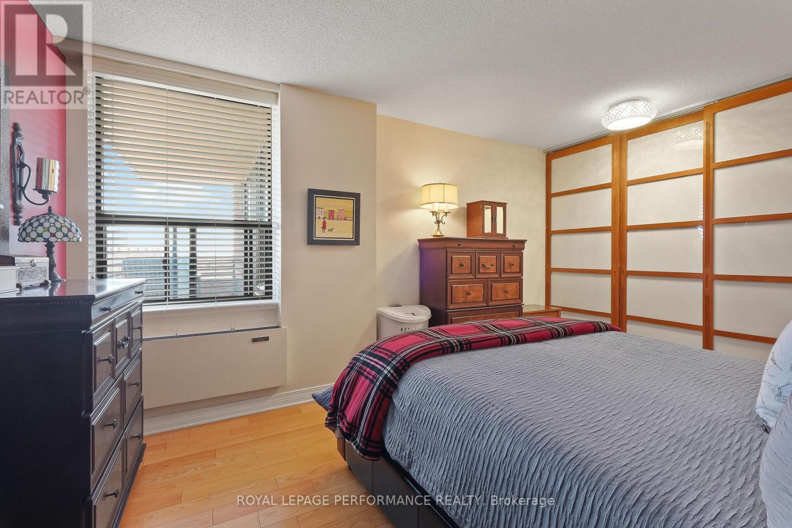 #1003 71 SOMERSET STREET W - 36