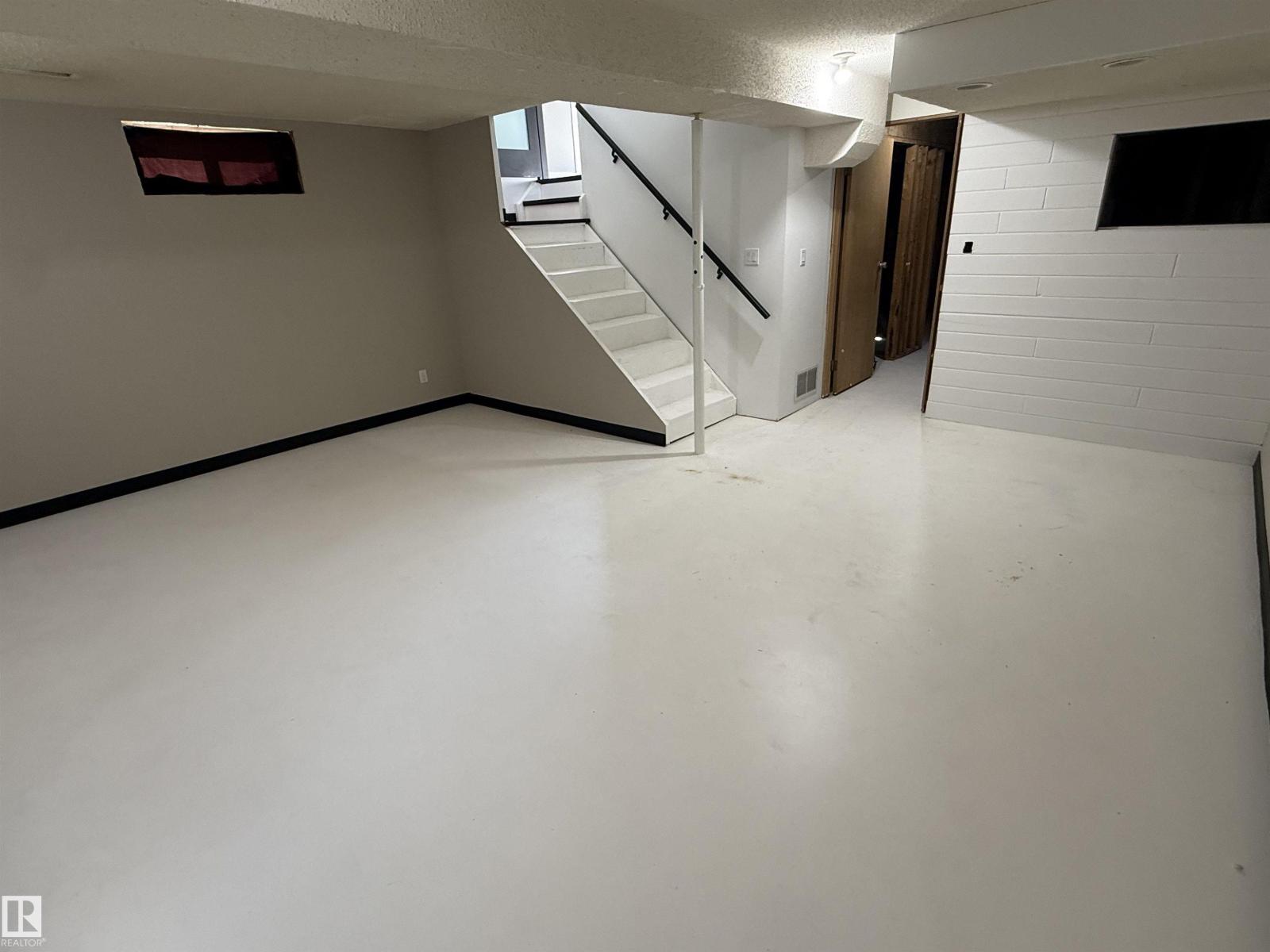 10654 BEAUMARIS RD NW, Edmonton