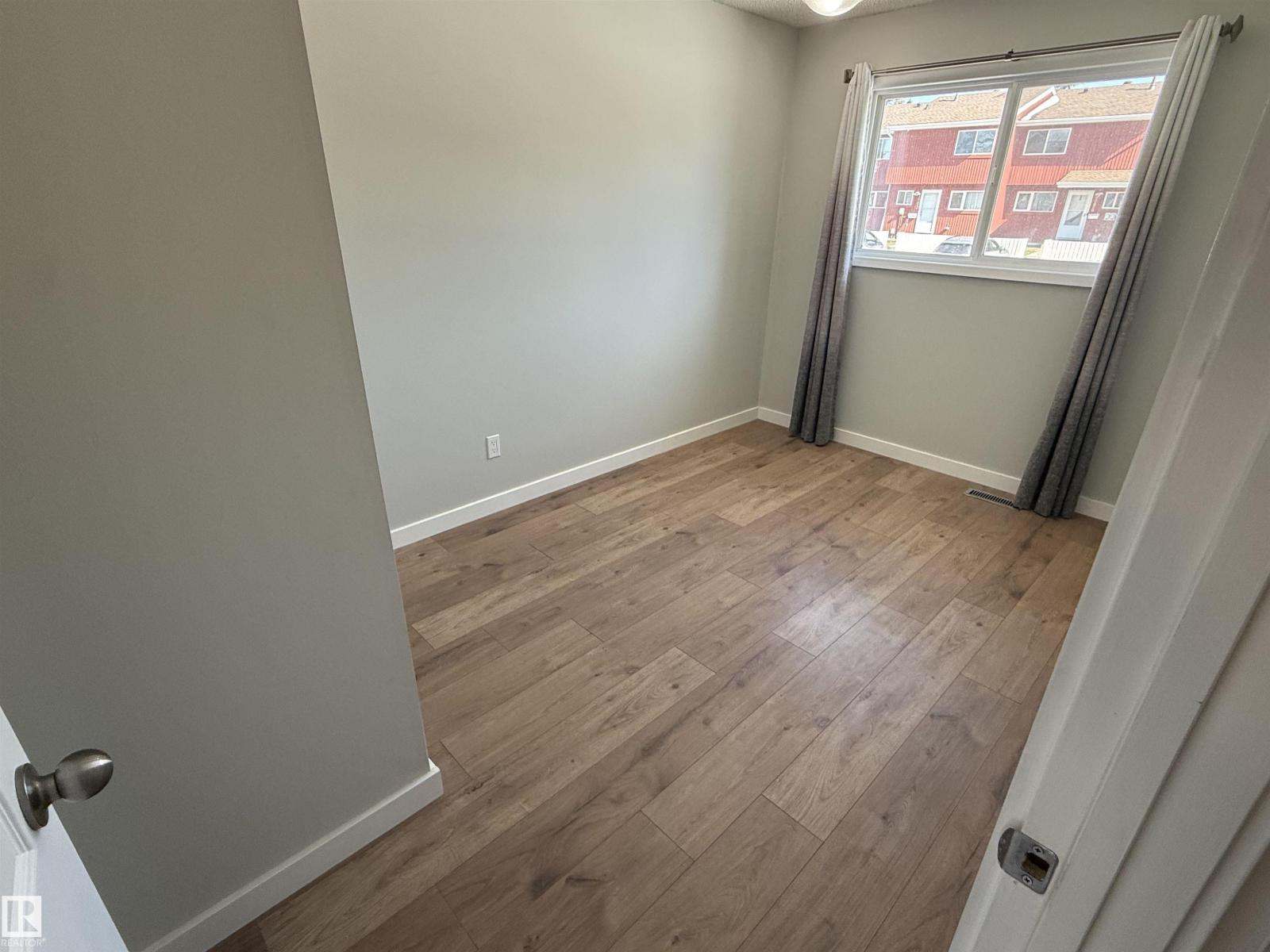 10654 BEAUMARIS RD NW, Edmonton