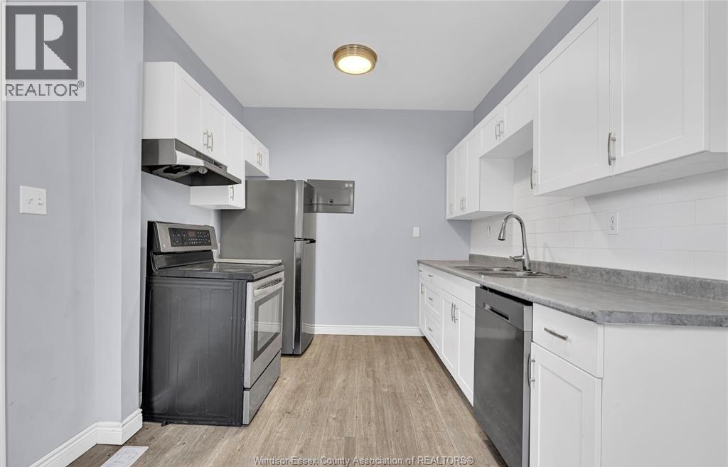 294 LOUIS AVENUE - 4