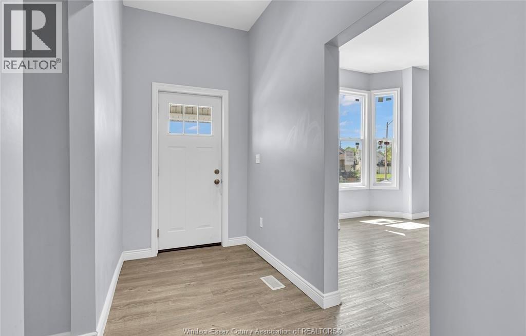 294 LOUIS AVENUE - 9