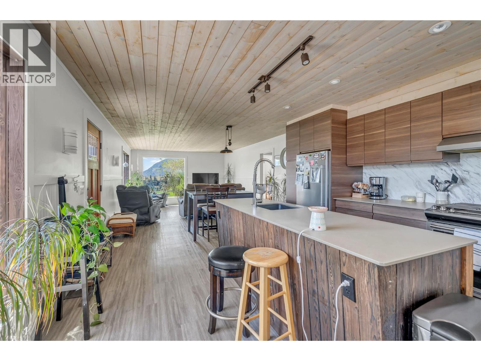 3909 Gartrell Road, Summerland