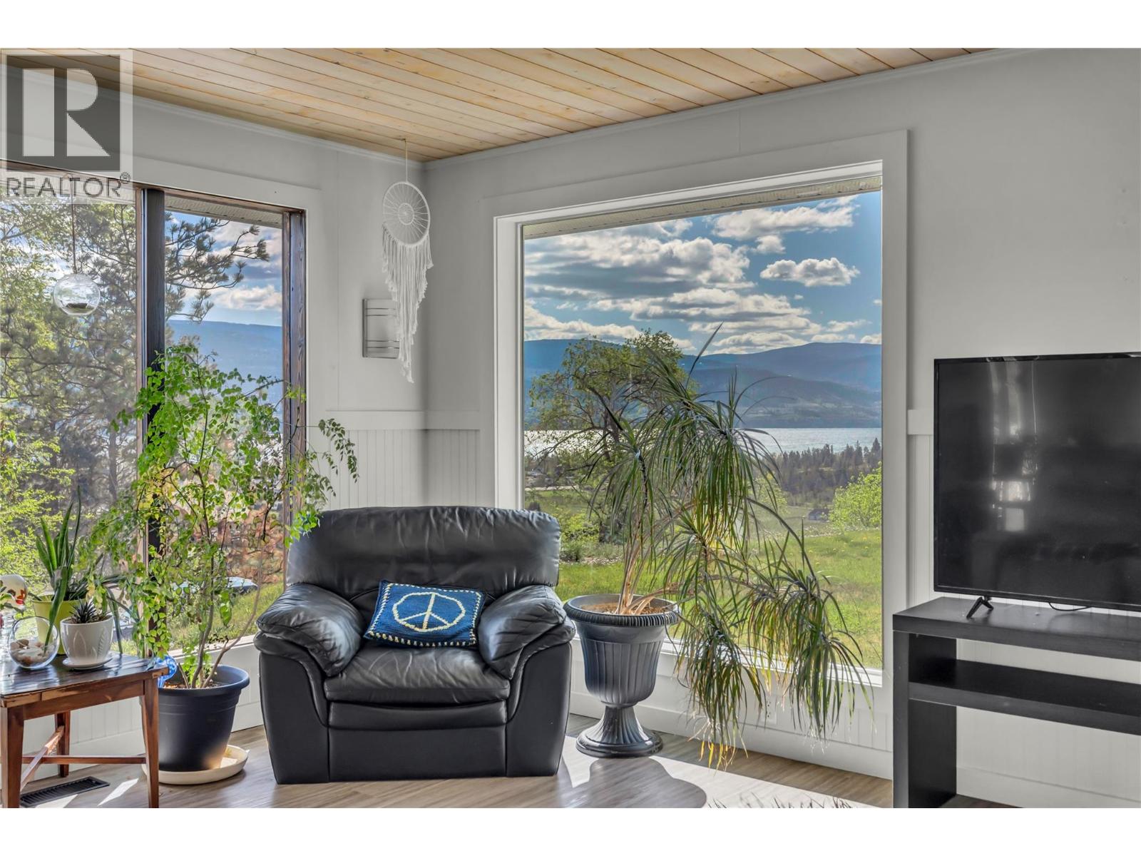 3909 Gartrell Road, Summerland
