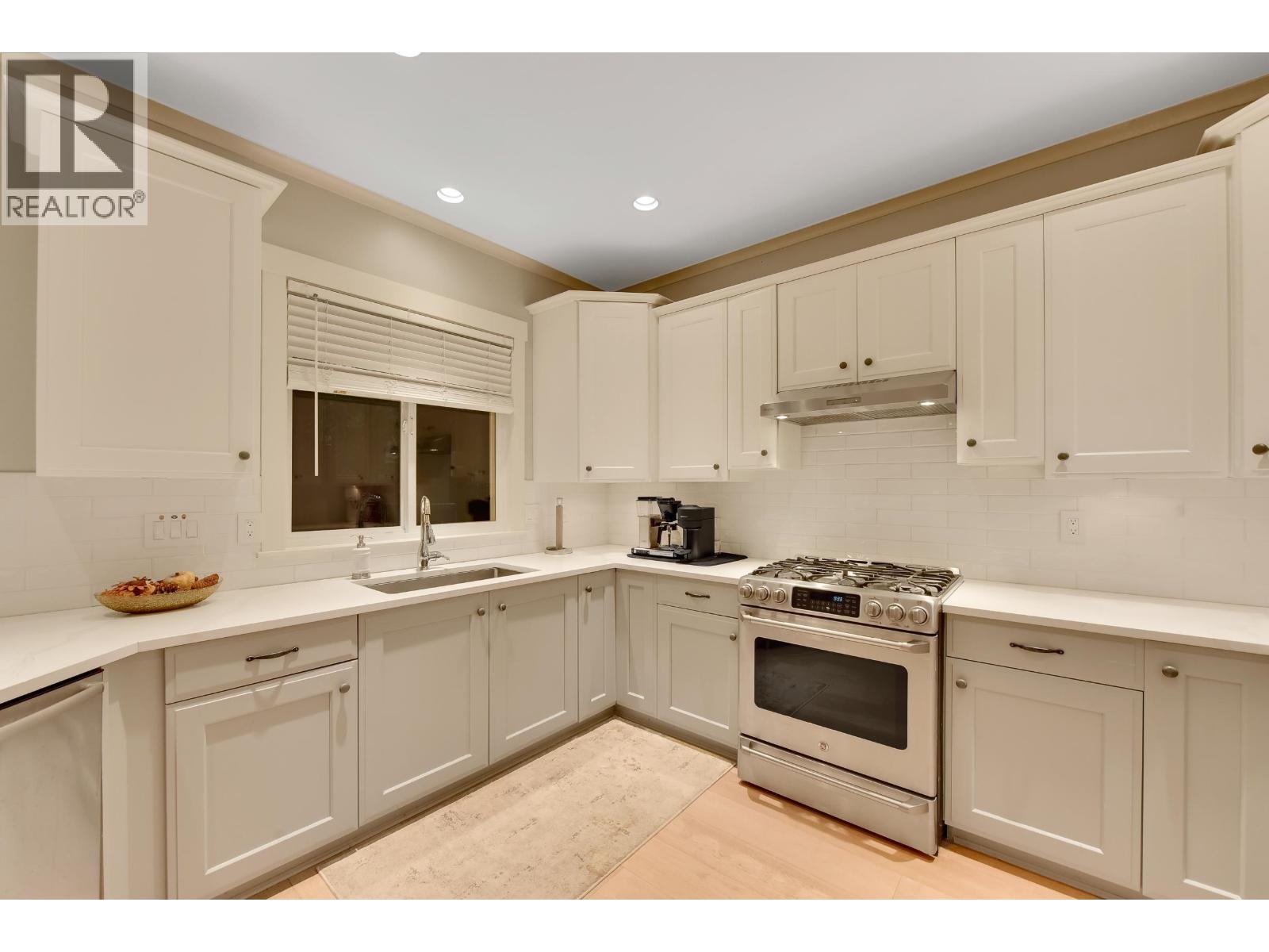 5268 GLEN ABBEY Place, Delta