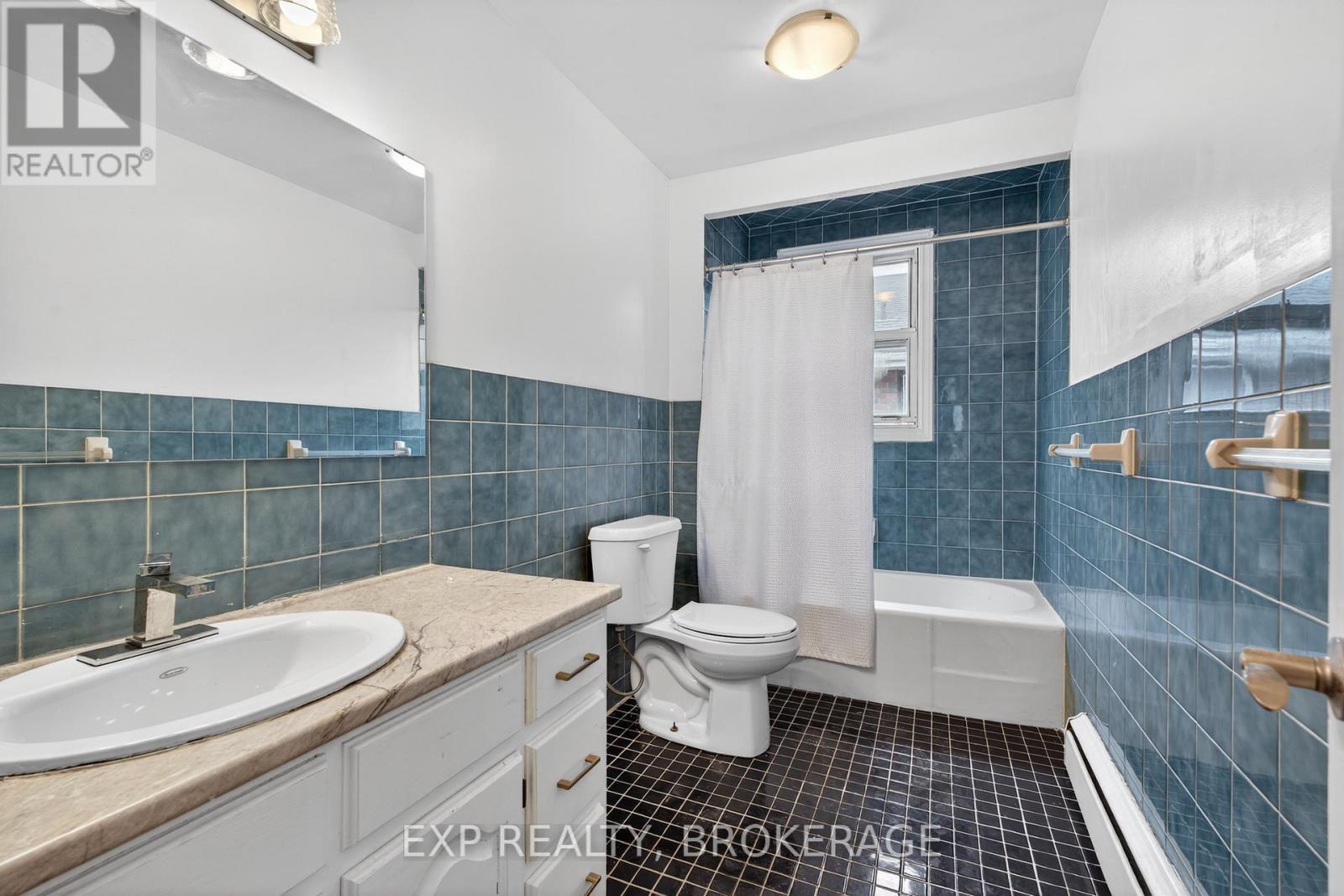 43 CARLETON STREET - 11