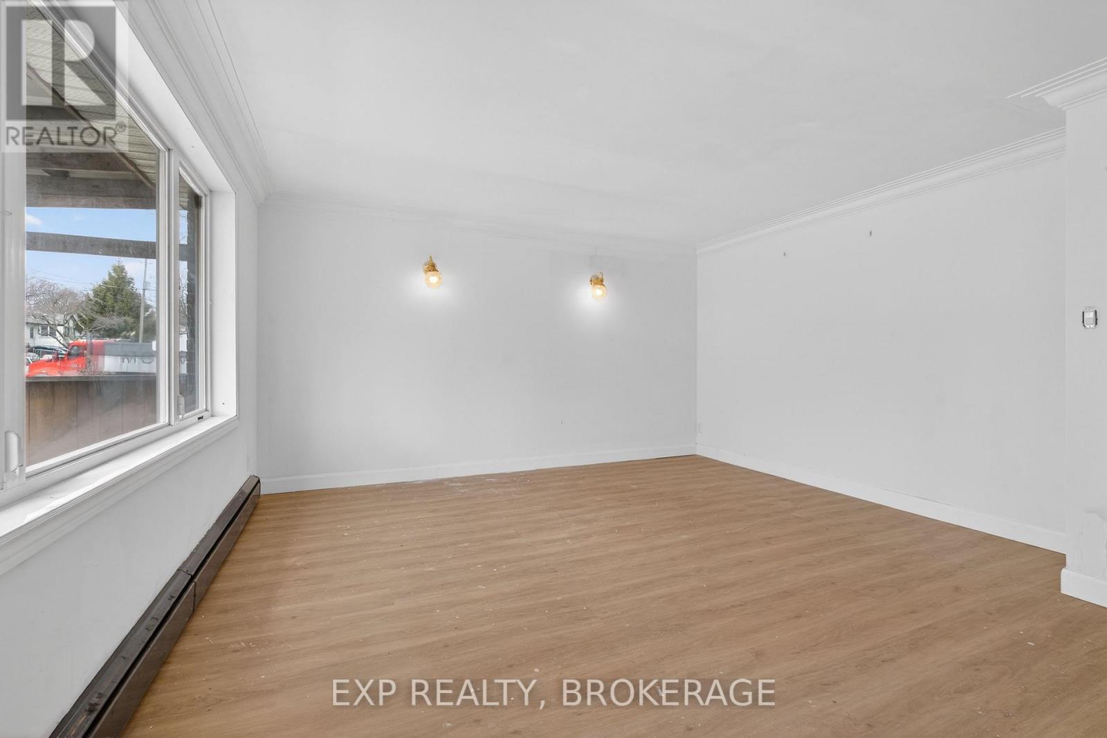 43 CARLETON STREET - 4