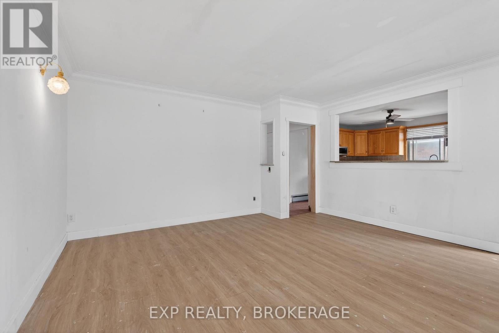 43 CARLETON STREET - 5
