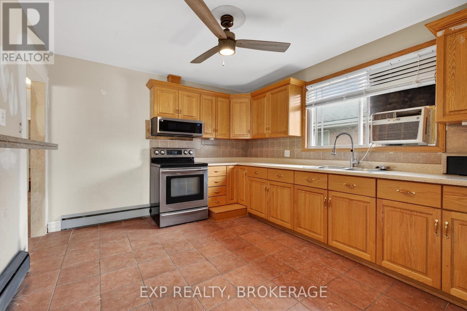 43 CARLETON STREET - 7