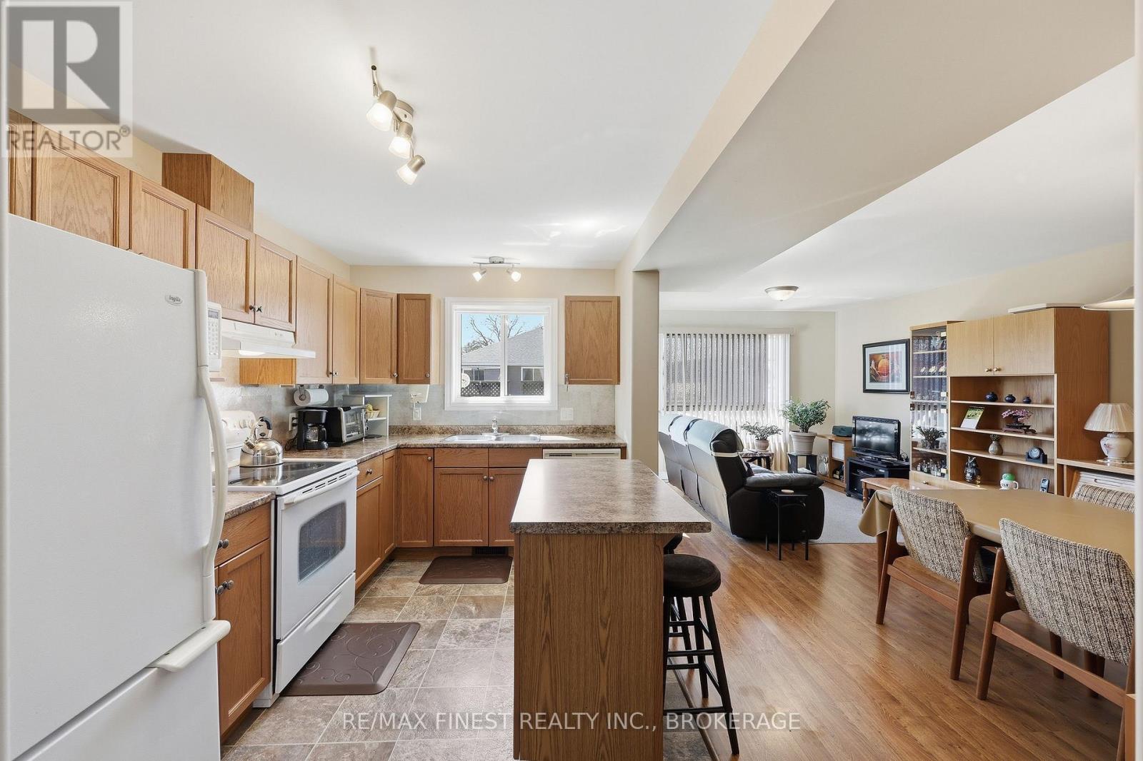 6 KARLEE COURT - 12