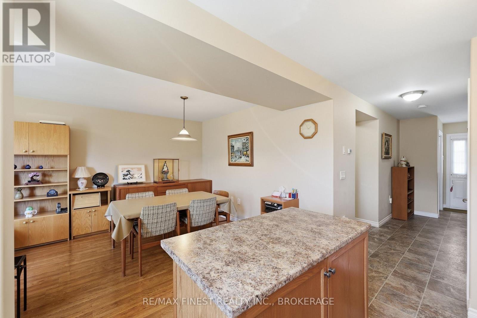 6 KARLEE COURT - 15
