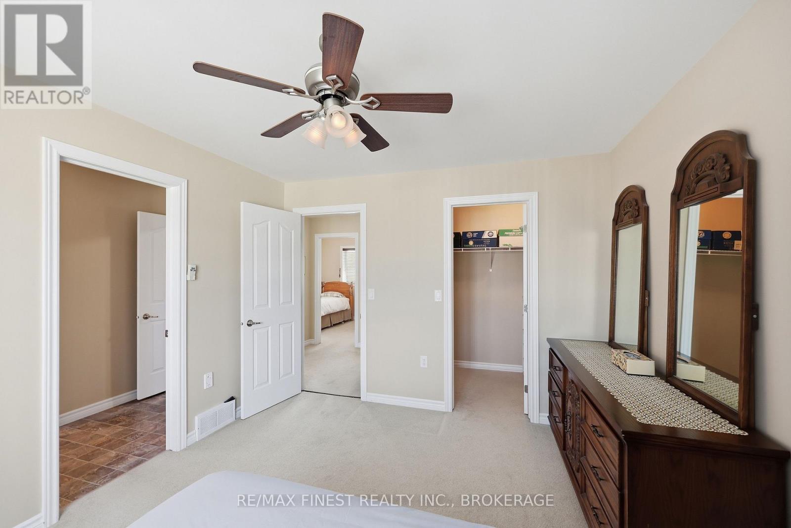 6 KARLEE COURT - 26