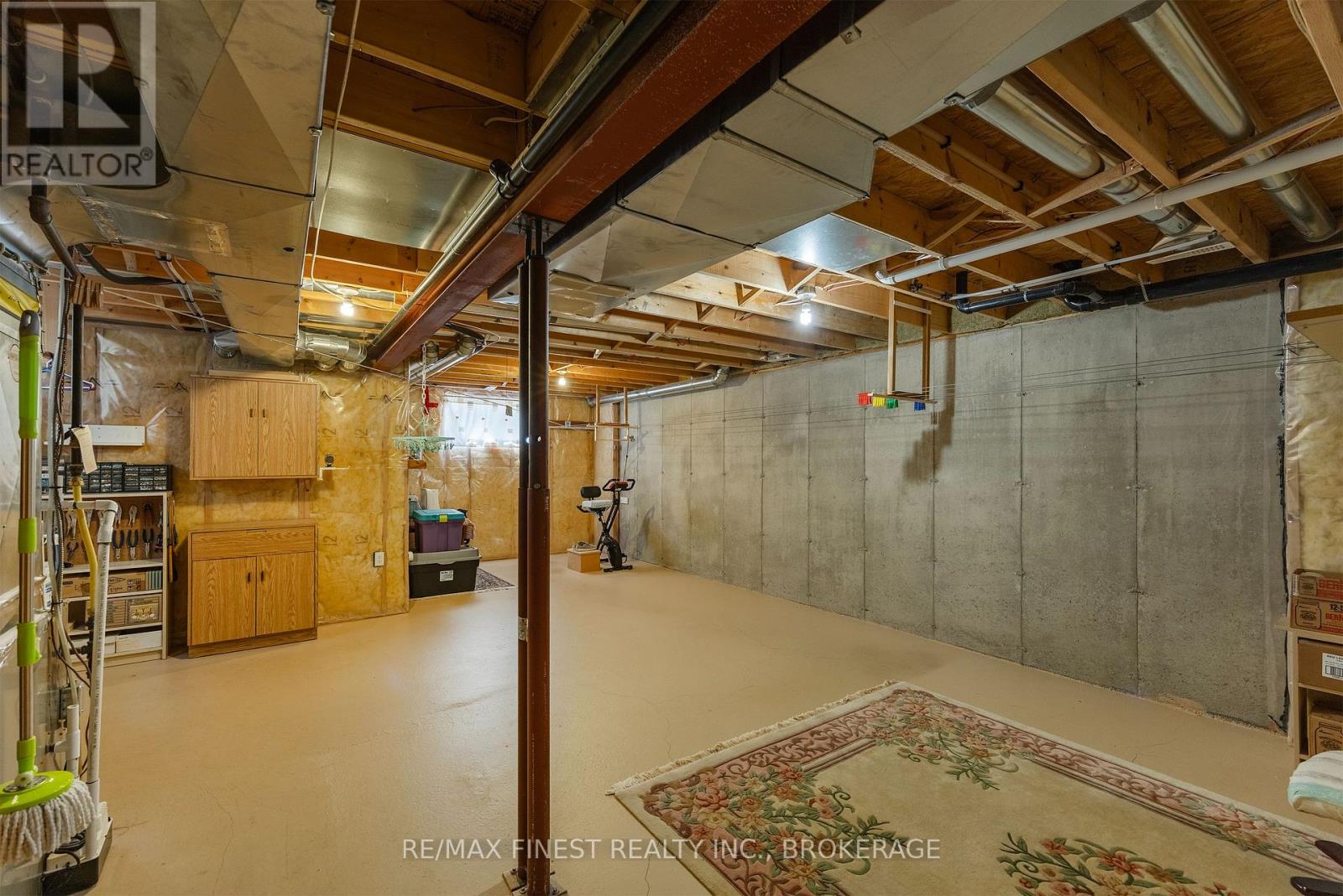 6 KARLEE COURT - 37
