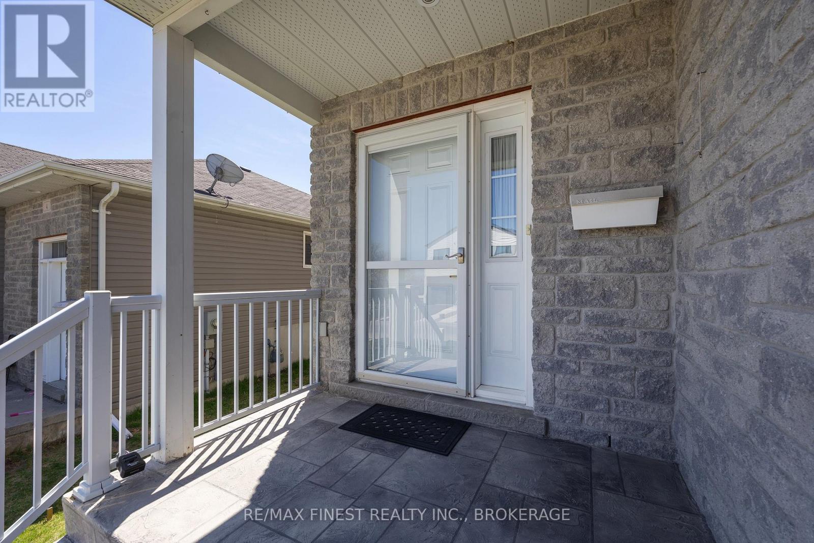 6 KARLEE COURT - 5
