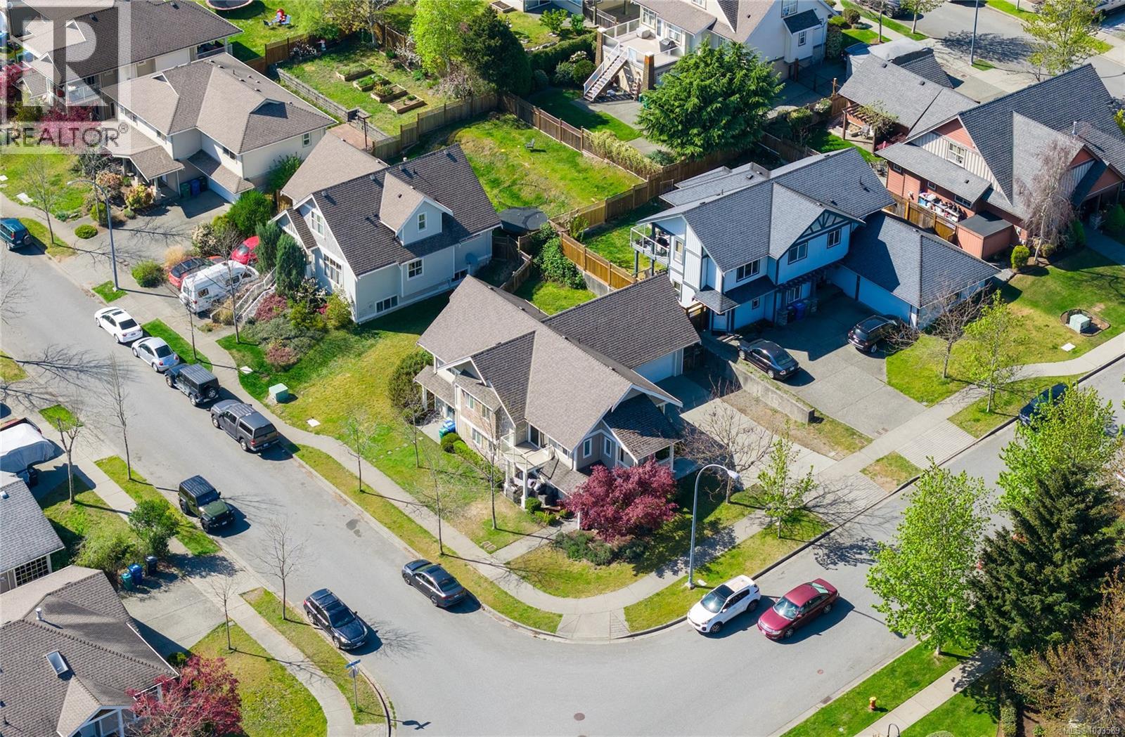 921 Sarum Rise Way - 34