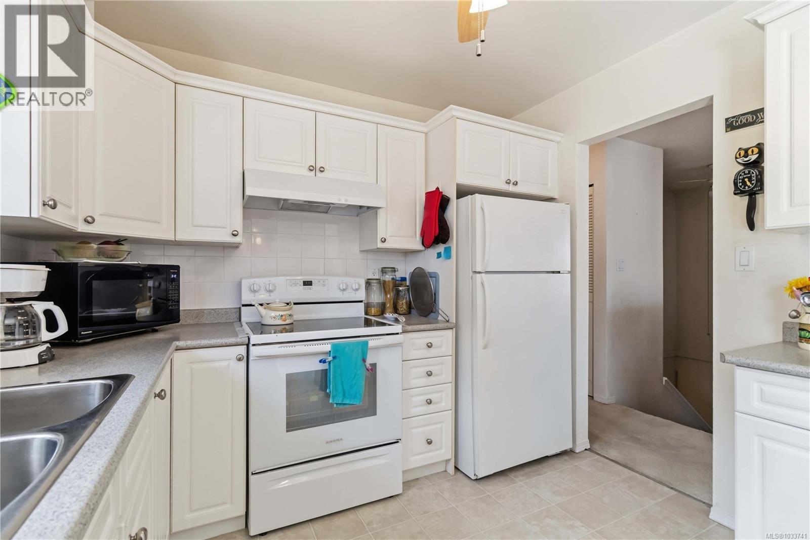#13 7675 East Saanich Rd - 12